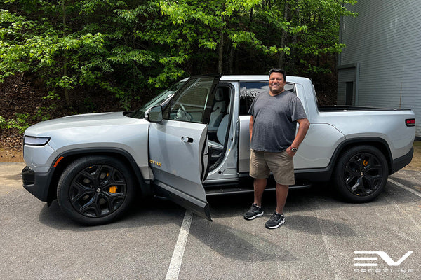 la-silver-rivian-r1t-