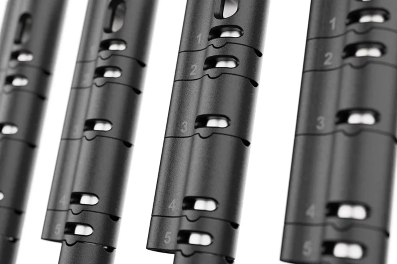 Quick-Release 17mm / 40mm Universal Mounting Pins for Maxtrax Recovery Boards