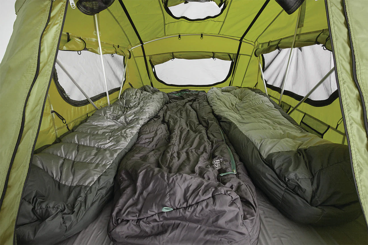 Yakima SkyRise 4-Season Overland Roof Top / Bed Top Vehicle Camping Tent