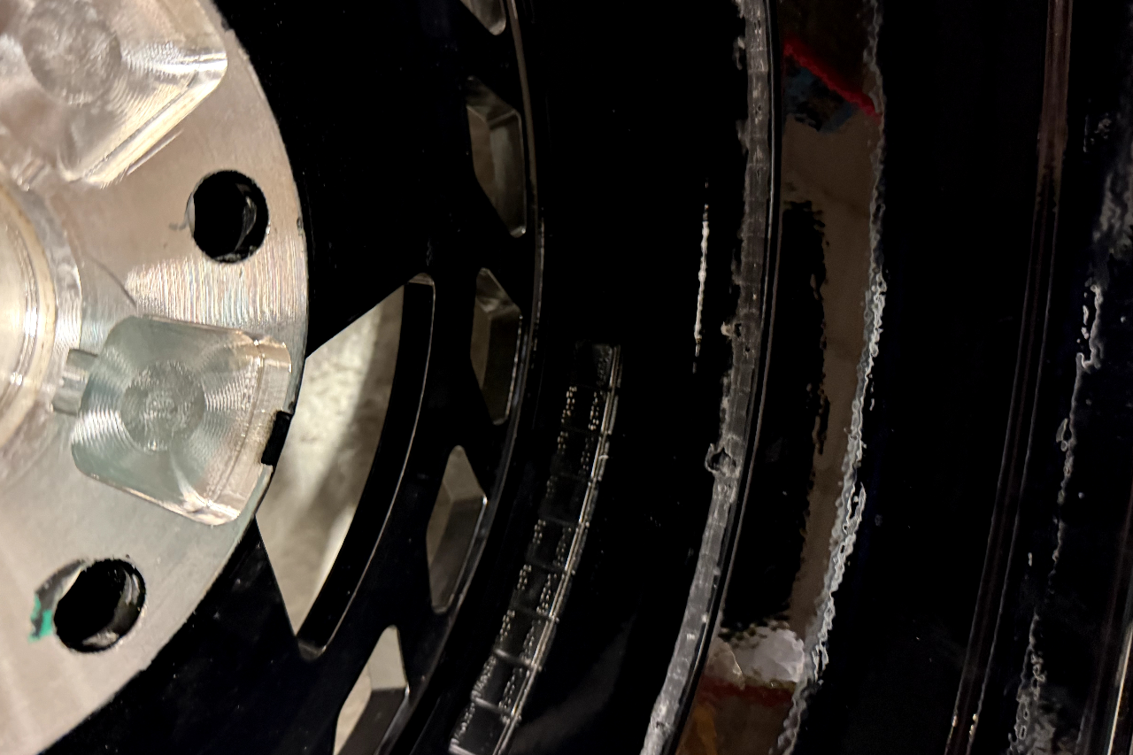 Special Savings! R500 Directional Aero 20" Precision Forged Wheel & Tire Package for Rivian R1T / R1S