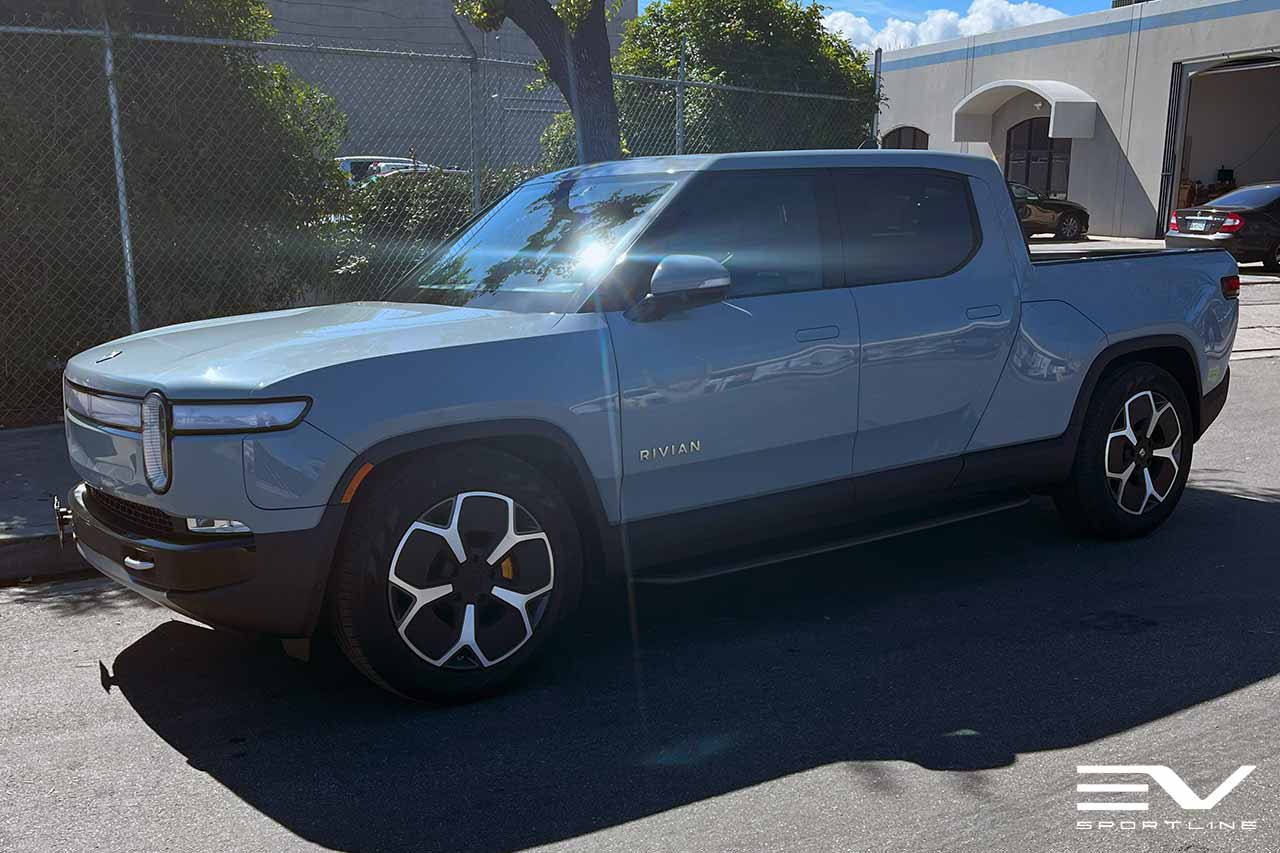 Limestone Rivian R1T with Triple Square Running Boards