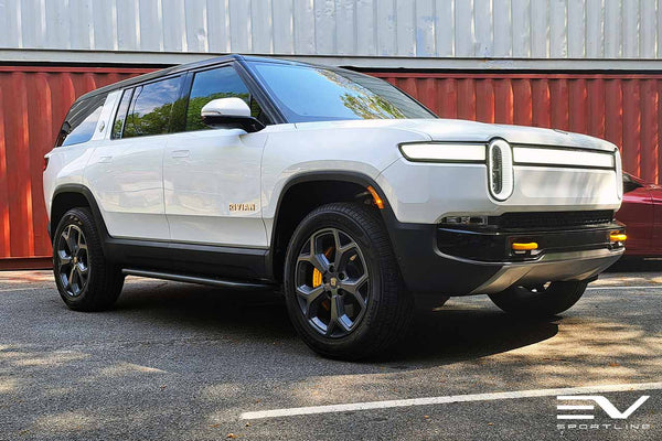 Glacier White Rivian R1S with Triple Slot Running Boards - EV Sportline ...