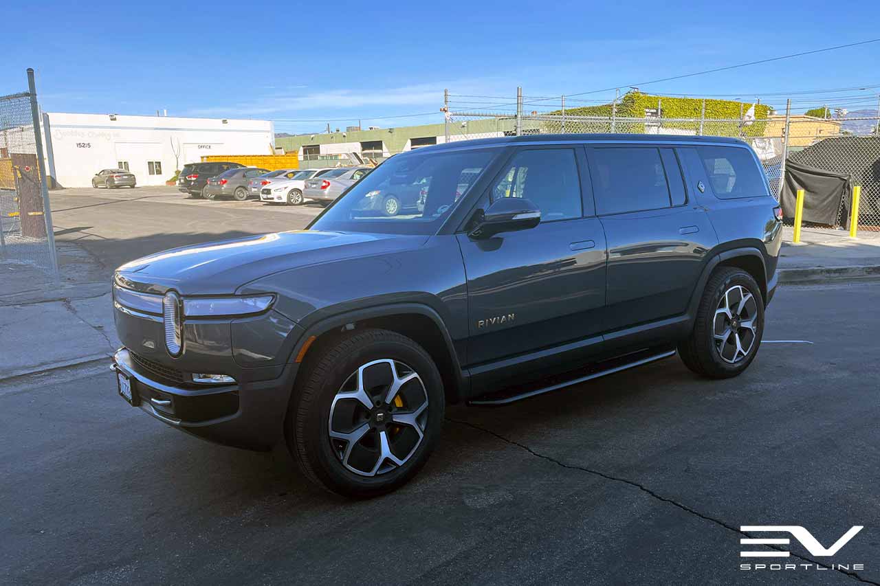 El Cap Granite Rivian R1S with Triple Square Running Boards