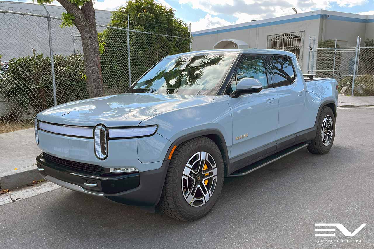 Limestone Rivian R1T with Triple Square Running Boards