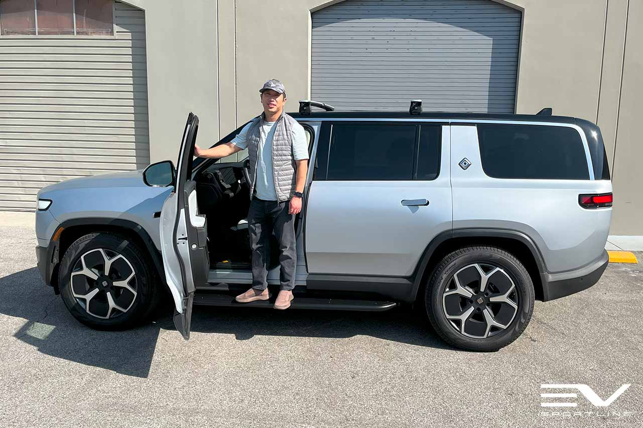 LA Silver Rivian R1S with Triple Square Running Boards