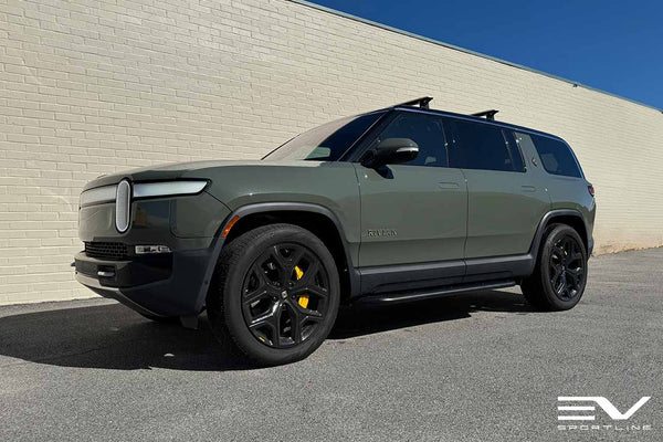 Launch Green Rivian R1S with Triple Square Running Boards - EV ...