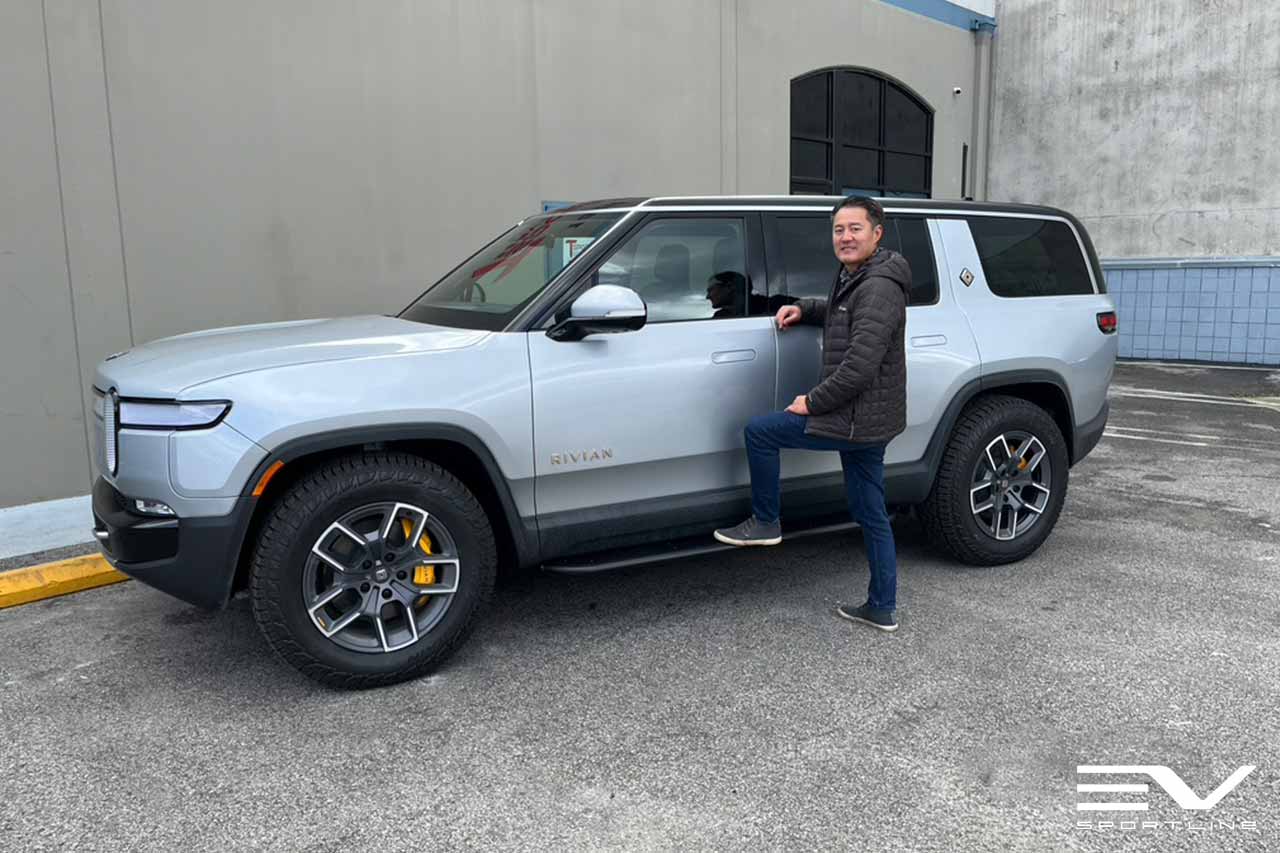 LA Silver Rivian R1S with Triple Square Running Boards