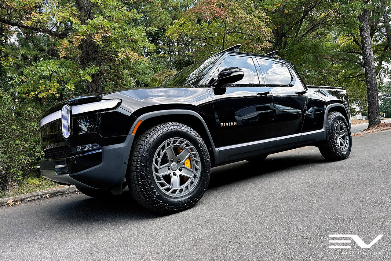 Black Rivian R1T with Anthracite Gray 20" R500 Forged Wheels