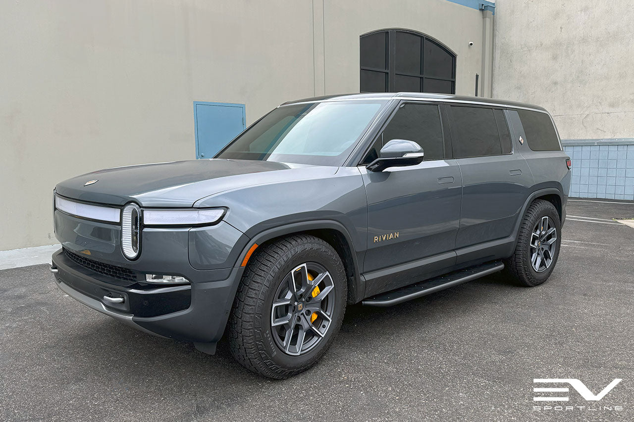 El Cap Granite Rivian R1S with Triple Slot Running Boards