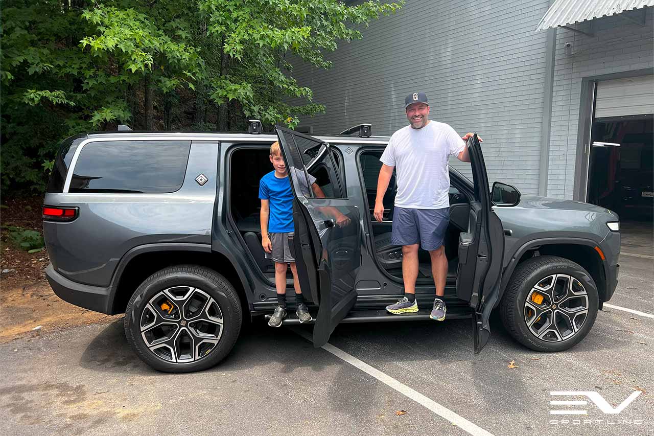 El Cap Granite Rivian R1S with Triple Square Thread Running Boards