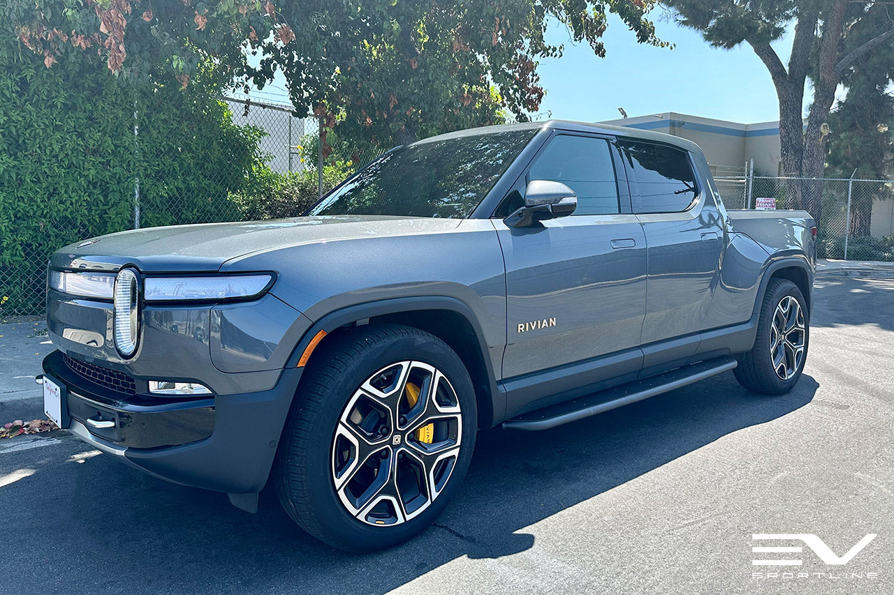 El Cap Granite Rivian R1T with Triple Square Running Board