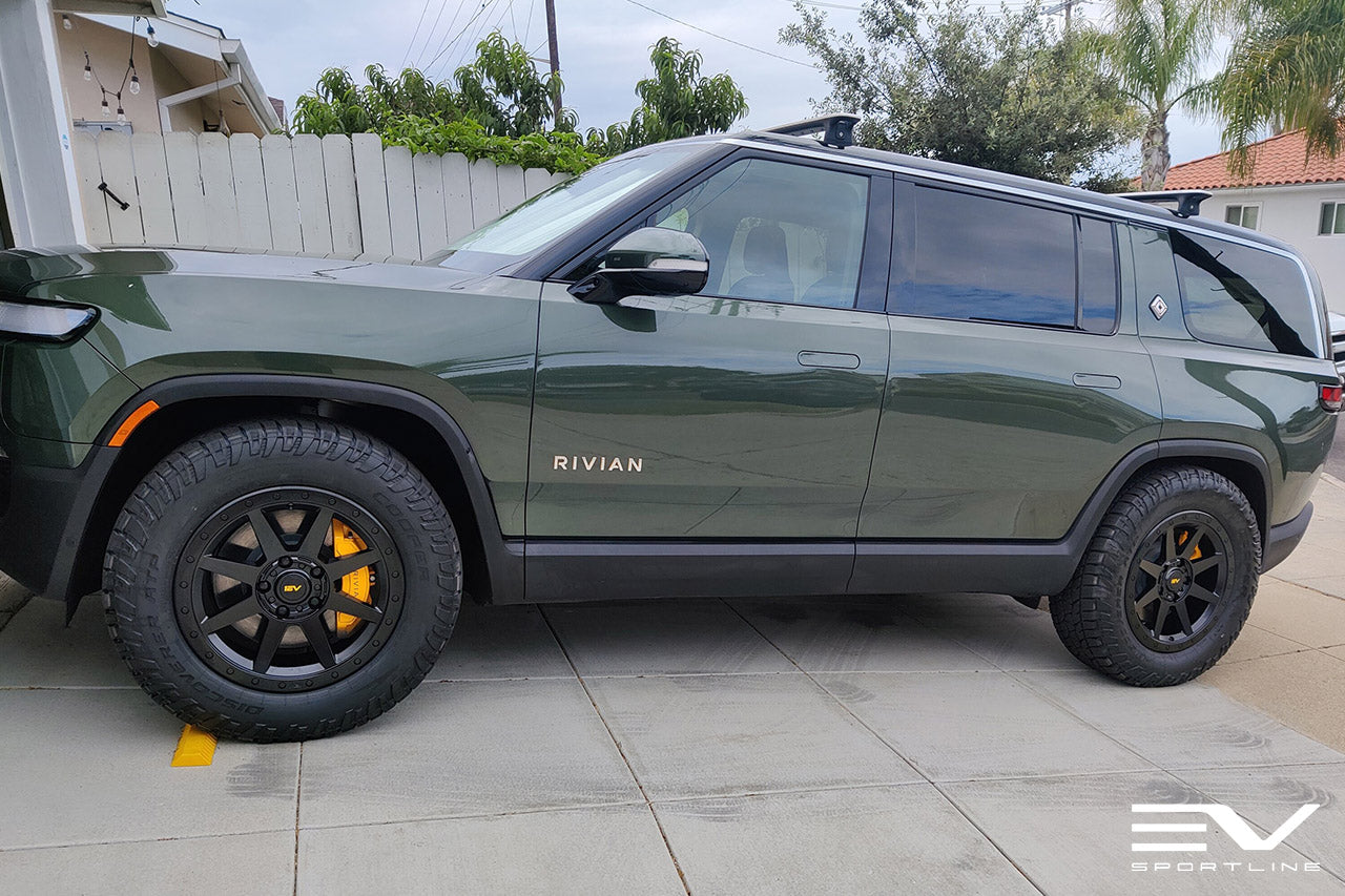 Forest Green Rivian R1S with Satin Black 20" R800 Wheels