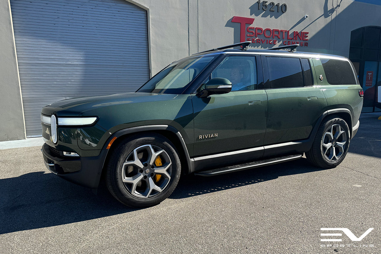 Forest Green Rivian R1S with Triple Square Running Board
