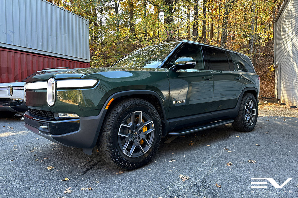Forest Green Rivian R1S with Triple Square Running Board - EV Sportline ...