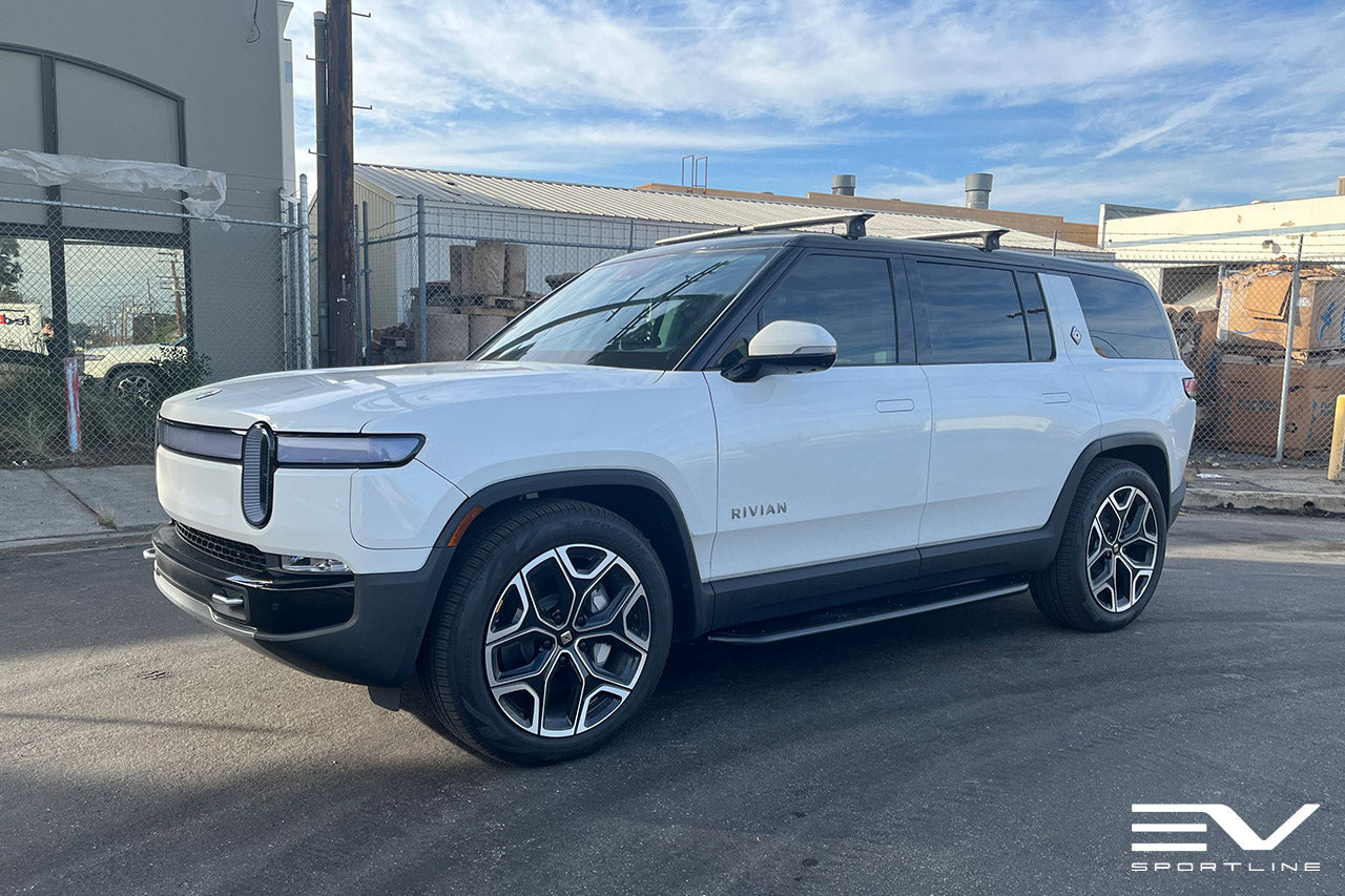 Glacier White Rivian R1S with Triple Square Running Board