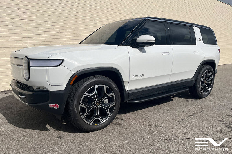 Glacier White Rivian R1S with Triple Square Running Boards - EV ...