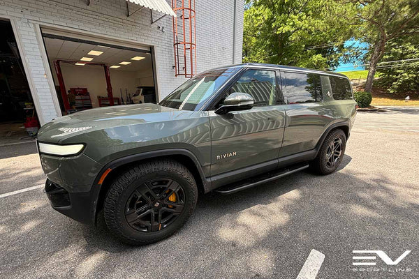 Launch Green Rivian R1S with Triple Square Running Boards - EV ...