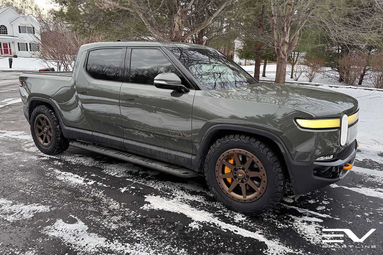Launch Green Rivian R1T with 20" R800