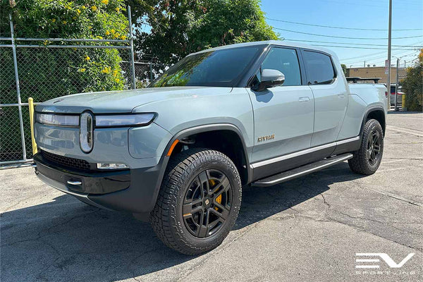 Limestone Rivian R1T with Triple Square Thread Running Boards - EV ...