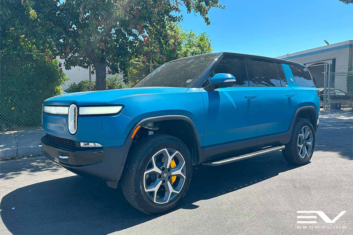 Rivian Blue Rivian R1S with Triple Square Thread Running Boards - EV ...