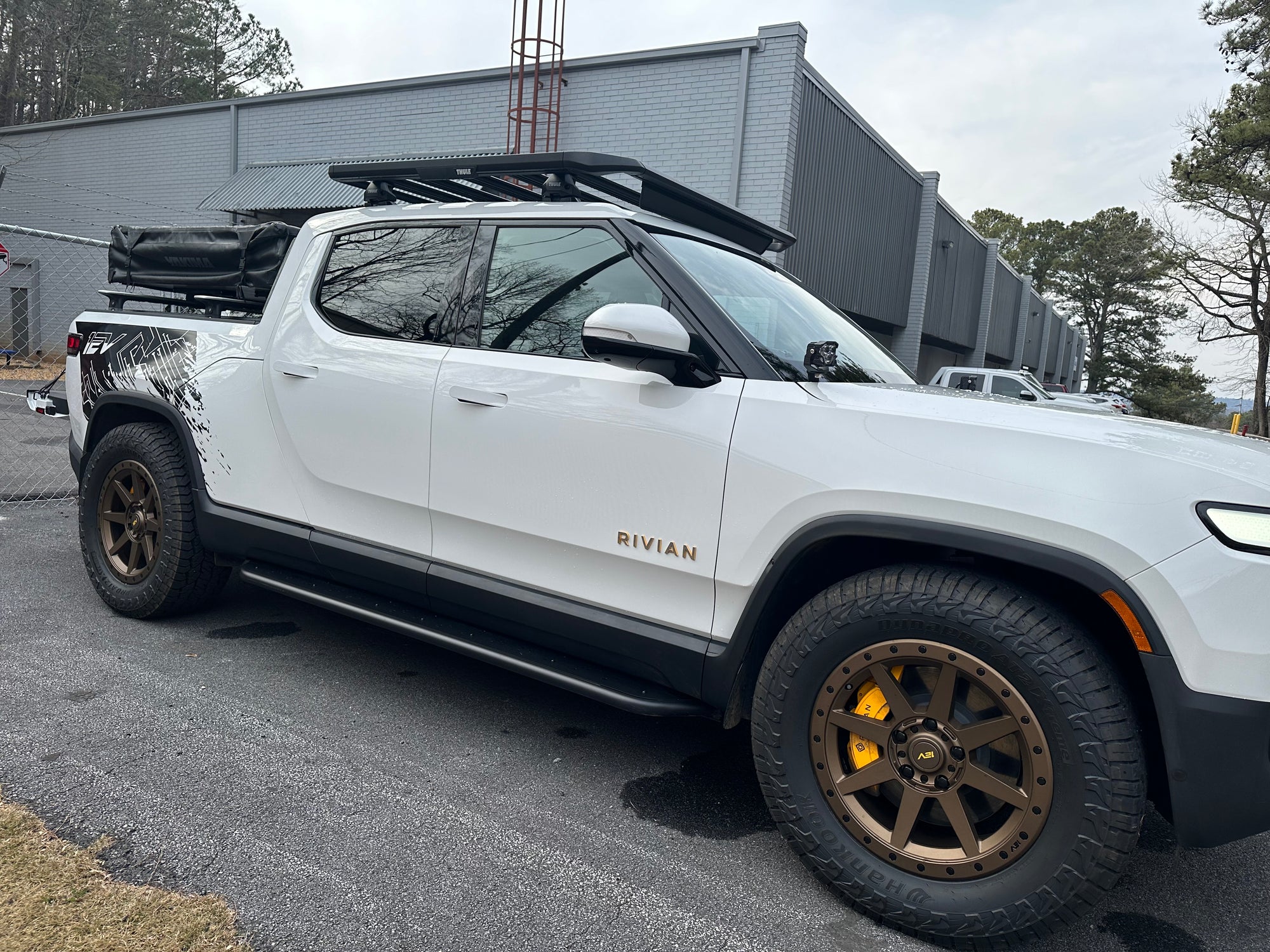 Thule Caprock Roof Rack Platform Carrier for Rivian R1T / R1S