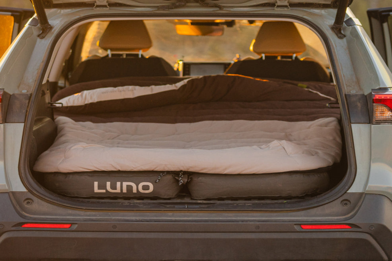 Luno Fitted Sleeping Bag Comforter for Vehicle Camping
