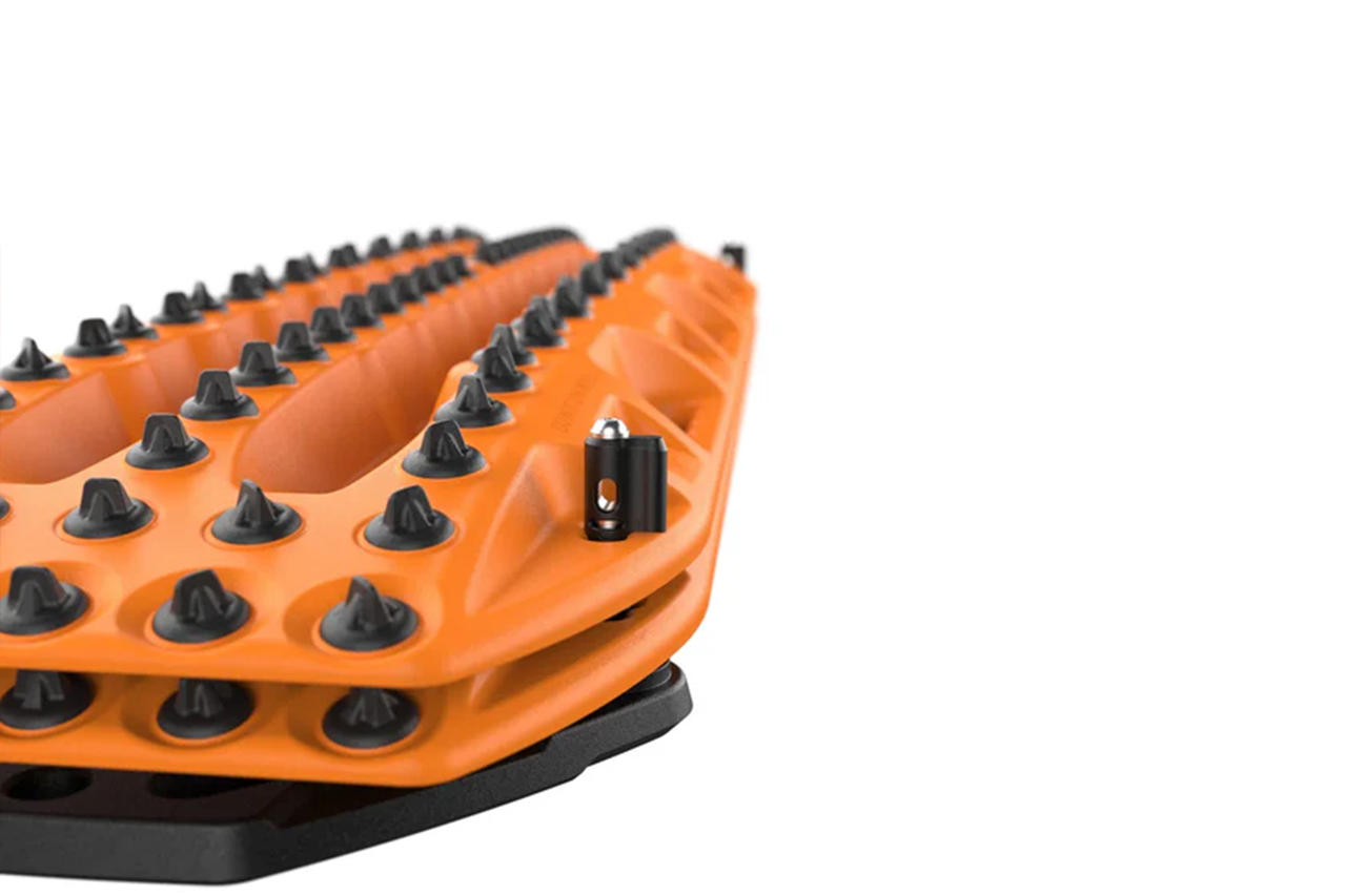 Quick-Release 17mm / 40mm Universal Mounting Pins for Maxtrax Recovery Boards