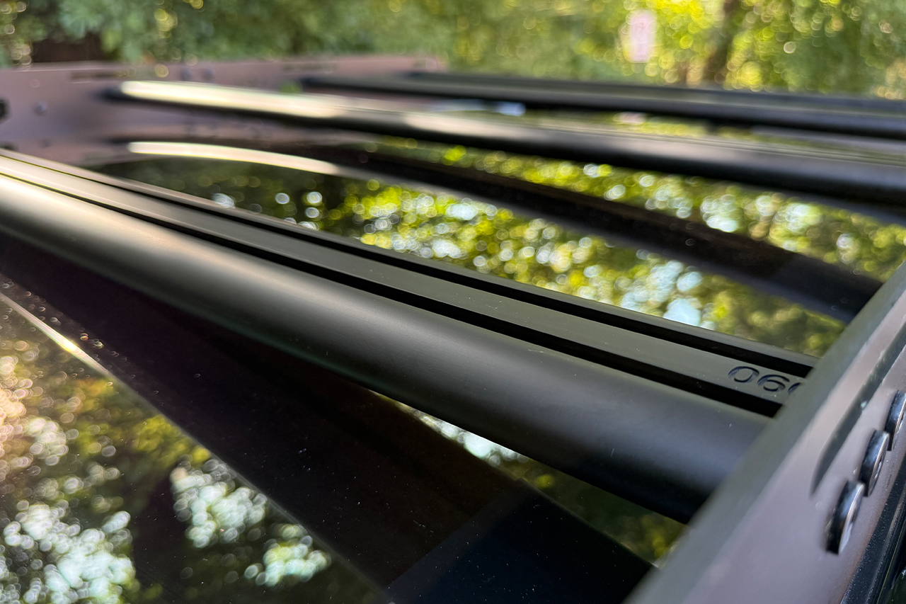 RMaxx Aero Crossbar Roof Rack System for Rivian R2