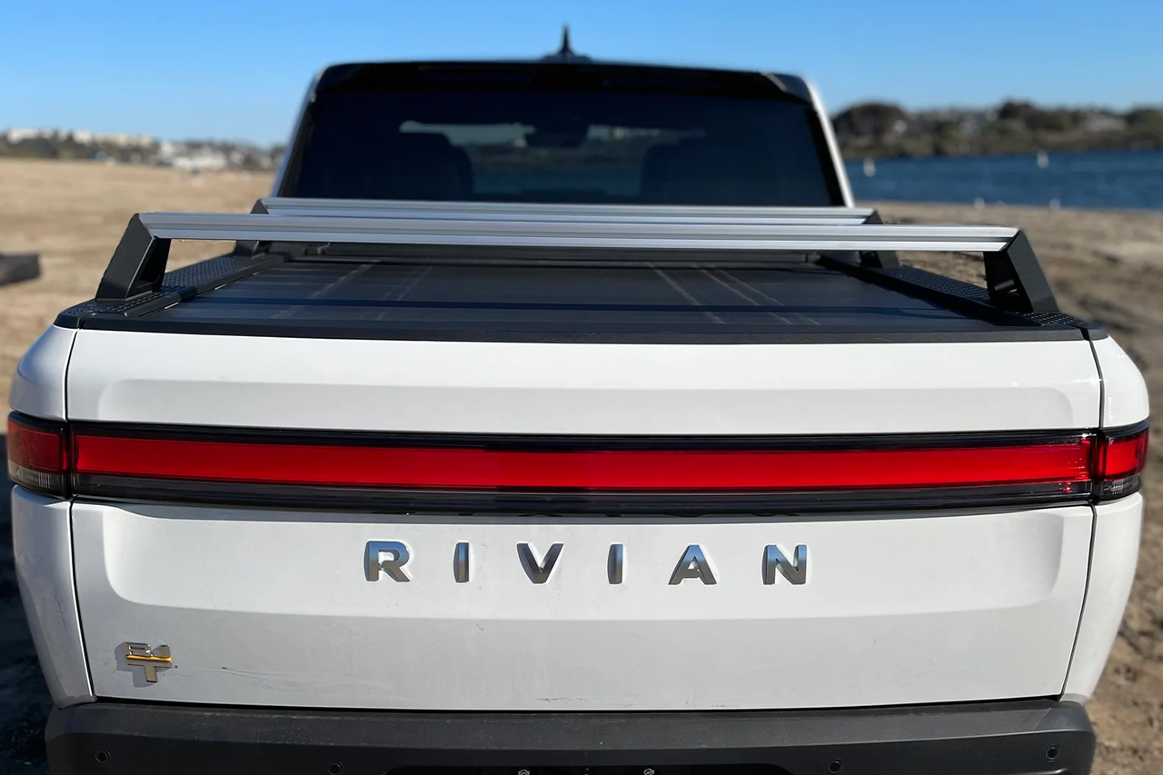 Badwater Low Profile Aluminum Crossbar Bed Rack for Rivian R1T by Range Industries