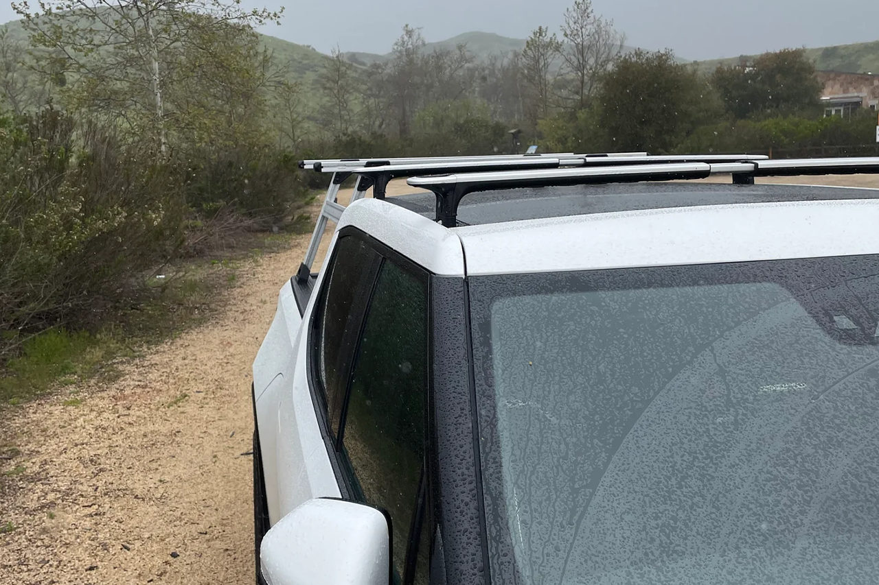 Mariner Aluminum Crossbar Bed Rack for Rivian R1T by Range Industries