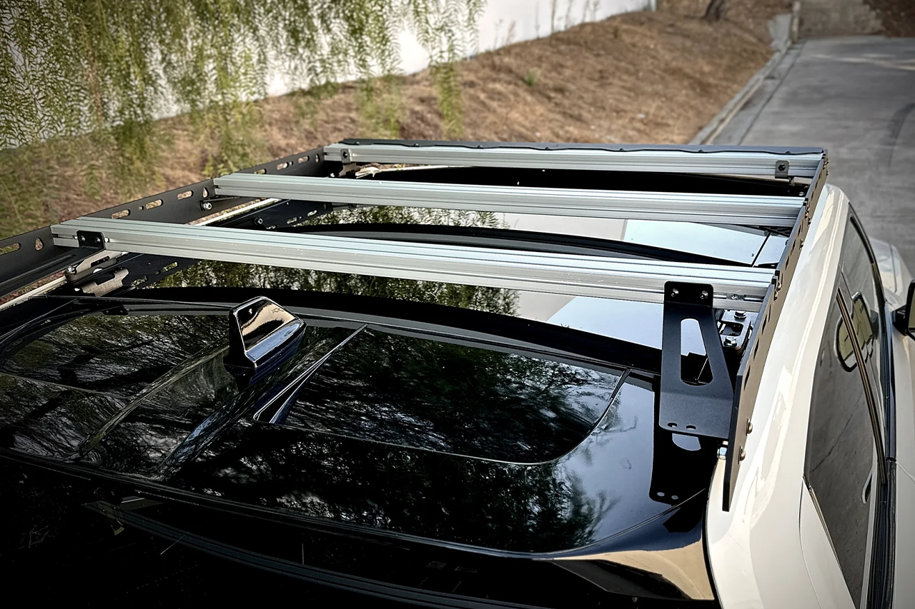 Laguna Aluminum Crossbar Roof Rack for Rivian R1T by Range Industries