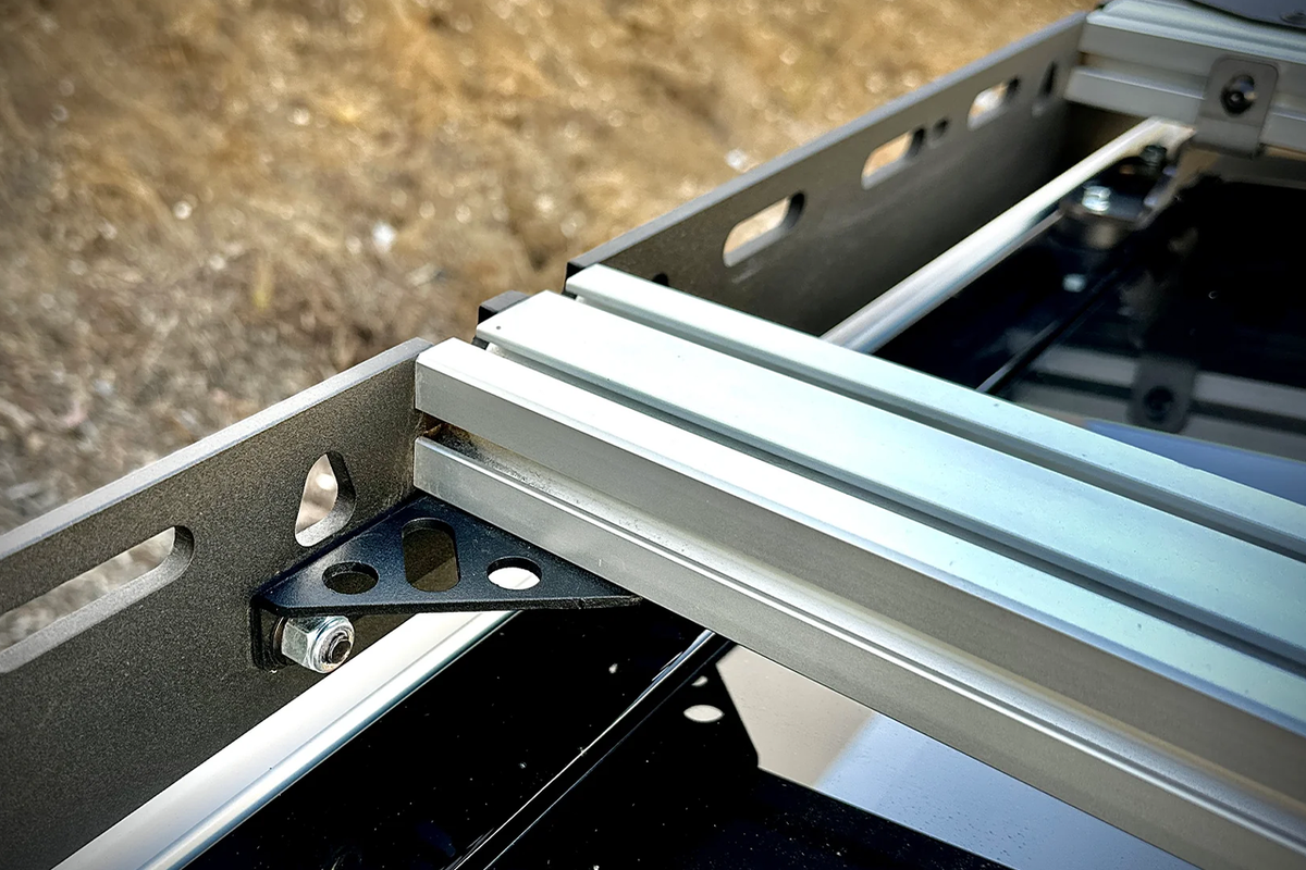Laguna Aluminum Crossbar Roof Rack for Rivian R1T by Range Industries ...