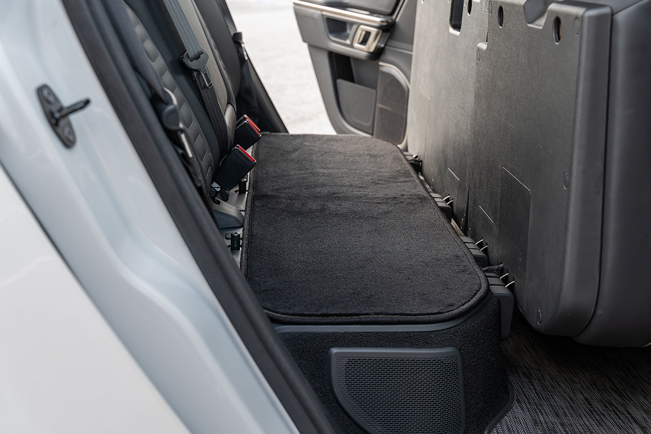 No-Slip Black Carpet Mat for Rivian R1T Pet Deck