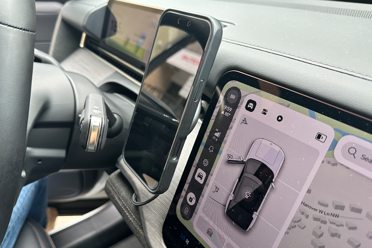 Adjustable MagSafe Apple iPhone Mount & Wireless Charger for Rivian R2