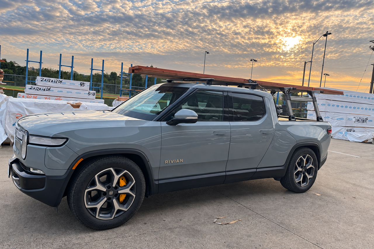 Mariner Aluminum Crossbar Bed Rack for Rivian R1T by Range Industries