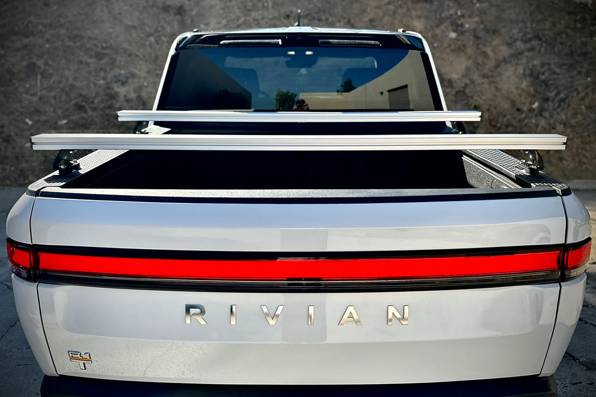 Titus Low Profile Aluminum Crossbar Bed Rack for Rivian R1T by Range I ...