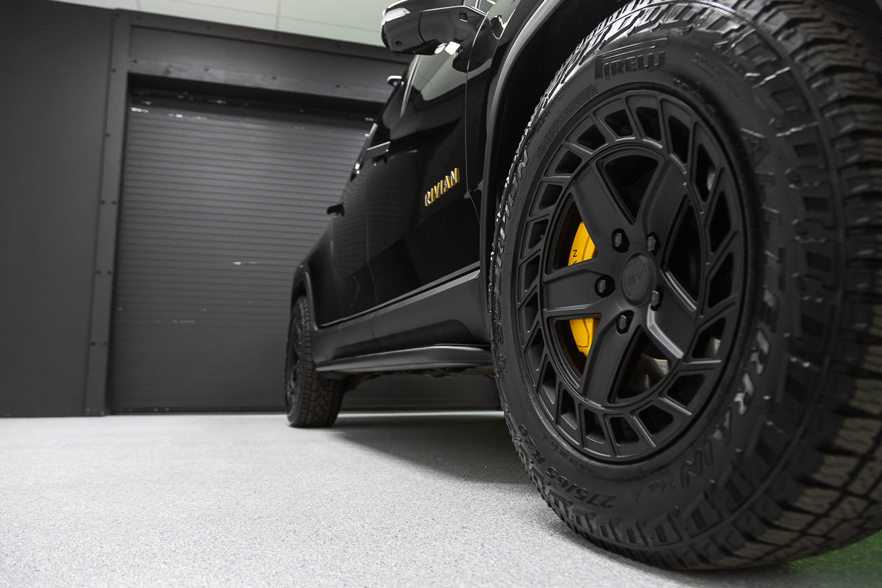 Team 1EV RMaxx Running Boards & Rock Sliders for Rivian R1T / R1S