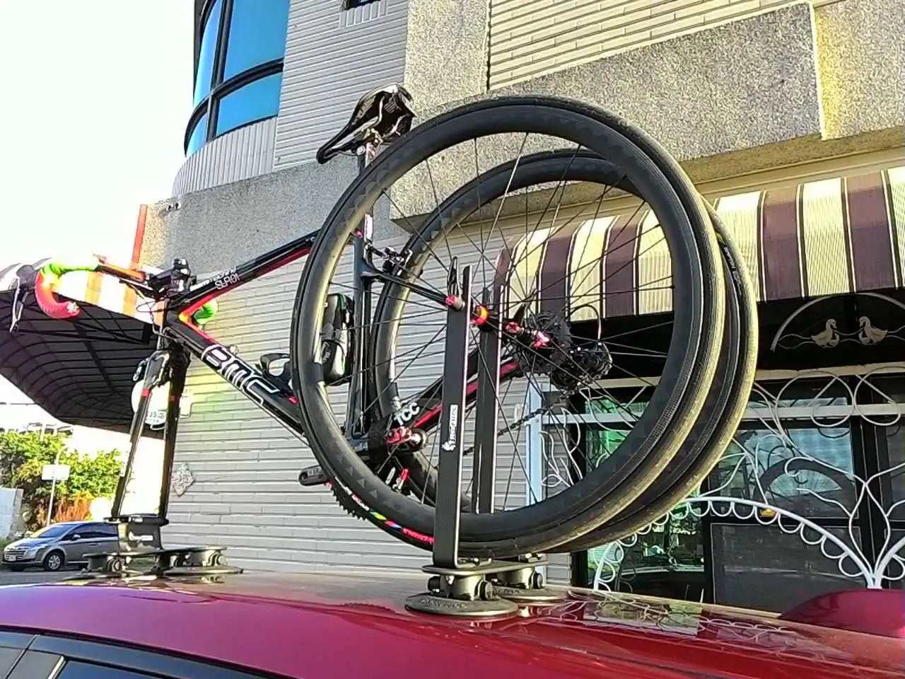 TreeFrog L1 Front Wheel Holder for the Elite 1 & Pro 1 & SeaSucker Vacuum Mounted Bike Racks