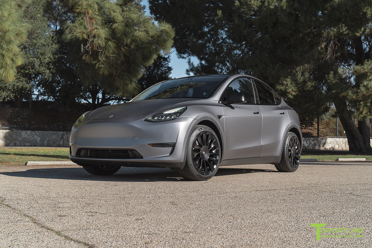 Tesla Model Y — Model Y in matte gray (T Sportline).